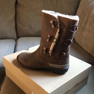 UGG KONA SIZE 10